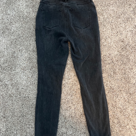 Jeans - Picture 3 of 4